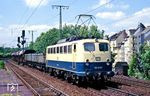 140 243 (Bw Mannheim) mit einem Güterzug in Köln Süd. (26.05.1990) <i>Foto: Joachim Bügel</i>