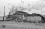 03 1050 vom Bw Hagen-Eckesey beschleunigt den D 101 (Köln - Hannover - Braunschweig) aus dem Bahnhof Hamm (Westf). (10.09.1965) <i>Foto: Wolfgang Jahn</i>