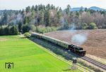52 7596 mit einem Sonderzug von Rottweil nach Hausach nahe Lauffen (b Rottweil). (20.04.2025) <i>Foto: Joachim Schmidt</i>