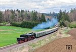 Am nächsten Tag war 52 7596 erneut mit einem Sonderzug aus Rottweil auf dem Weg zur Schwarzwaldbahn, aufgenommen nahe Lauffen (b Rottweil). (21.04.2025) <i>Foto: Joachim Schmidt</i>