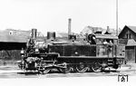 Die Tschechoslowakischen Staatsbahnen (CSD) übernahmen 1919 insgesamt 12 Lokomotiven der preußischen Reihe T 13, die während des 1. Weltkriegs im Dienst der k. u. k. Heeresbahn gestanden hatten. Als Reihe 415.0 eingeordnet, wurden sie in den nordböhmischen Heizhäusern Komotau, Brüx, Dux, Teplitz-Schönau und Aussig beheimatet. Nach der Besetzung des Sudetenlandes im Oktober 1938 kamen sie geschlossen in den Bestand der Deutschen Reichsbahn und wurden als 92 1101–1112 eingeordnet. Sie verblieben auch weiterhin in ihrem nordböhmischen Einsatzgebiet, zuletzt bei den Bw Aussig und Tetschen, und kamen deshalb 1945 wieder zurück in den Bestand der CSD. Werner Hubert dokumentierte die als 92 1109 'eingedeutschte' ehemalige CSD 415.009 des Bw Aussig im Rangierbahnhof Aussig Tepl Bf. Die 1912 von Union in Königsberg (Pr) gebaute Lok war ursprünglich als "7929 Berlin" in Dienst gestellt worden.  (1940) <i>Foto: Werner Hubert</i>
