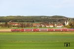 Durch das Naabtal zwischen Nabburg und Pfreimd dieselt 218 403 mit RE 4862 nach Hof. (16.04.2025) <i>Foto: Joachim Bügel</i>