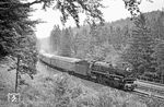 Dem E 658 folgte planmäßig der D 852 nach Nürnberg, der diesmal mit der Hofer 001 187 die Schiefe Ebene hinabrollte. (20.08.1970) <i>Foto: Wolfgang Bügel</i>