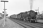 Vor dem in Neuenmarkt-Wirsberg beginnenden P 2829 nach Hof wartet 001 229. (22.08.1970) <i>Foto: Wolfgang Bügel</i>