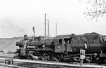 38 2524 war aus Friedberg (Hess) nach Offenbach gekommen. Fast zeitgleich mit K.E. Maedel fotografierte Helmut Röth die Lok in Hanau (vgl. Bild-Nr. 38989). (08.1961) <i>Foto: Karl-Ernst Maedel</i>