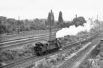 Dienstbeginn für die Friedberger 78 050 in Hanau auf dem Weg vom Bw zum Hauptbahnhof. (08.1960) <i>Foto: Karl-Ernst Maedel</i>