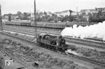 78 050 vom Bw Friedberg (Hess) auf dem Weg zum Hanauer Hauptbahnhof. (08.1960) <i>Foto: Karl-Ernst Maedel</i>