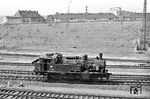 Nach getaner Arbeit im Hanauer Hauptbahnhof kehrt 74 1109 in ihr Heimat-Bw zurück. (08.1960) <i>Foto: Karl-Ernst Maedel</i>