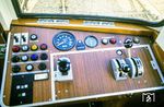 Fahrerpult des Drehstrom-Triebwagens 2761 der Serie F84. (1985) <i>Foto: Karsten Risch</i>
