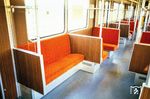 Der sachlich nüchterne Innenraum des U-Bahnwagens 2761 aus der Serie F84. (1985) <i>Foto: Karsten Risch</i>