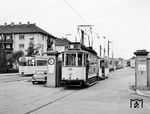 Tw 45 (MAN, Baujahr 1914) am Depot Nord in Komturstraße. Daneben fährt Tw 101 (Waggonfabrik Rastatt, Baujahr 1959) auf der Linie 4 nach Littenweiler vorbei. (10.1963) <i>Foto: Reinhard Todt</i>