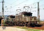 Auf dem Weg zu den Nürnberger Dampflokfahrten konnte man 1985 schnell noch in Laufach bei den dort tätigen Schiebeloks vorbeischauen. Am frühen Morgen des 6. Mai hatten 194 585 und 194 582 Dienst auf der Spessartrampe. (06.05.1985) <i>Foto: Joachim Schmidt</i>