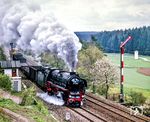 Auf der Rückfahrt nach Nürnberg hinterließ 01 1066 in der Steigung am Bk. Mainshof einen bis heute unvergesslichen Eindruck. (09.05.1985) <i>Foto: Joachim Schmidt</i>