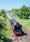 Von Frankfurt (Main) aus ging die kulinarische Luxusreise über Nürnberg - Dresden - Harz zurück nach Frankfurt (Main). Bei Kleinostheim war 01 1104 mit DPE 347 auf dem Weg zum nächsten Halt in Aschaffenburg. (13.05.2025) <i>Foto: Atijana Schmidt</i>