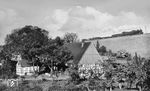 57 2975 (Bw Wuppertal-Langerfeld) mit einem kurzen Nahgüterzug in ländlicher Idylle ganz im Osten Wuppertals bei Jesinghausen auf der Rheinischen Strecke nach Gevelsberg. (13.05.1949) <i>Foto: Carl Bellingrodt</i>