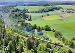 01 1104 mit dem "Belle Train" DPE 347 nach Dresden auf der Schiefen Ebene kurz vor Marktschorgast. (15.05.2025) <i>Foto: Joachim Schmidt</i>