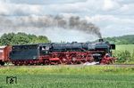 01 1104 mit Sonderzug DPE 347 nach Dresden und Sandor Nicklich am Regler hinter Marktschorgast. (15.05.2025) <i>Foto: Atijana Schmidt</i>