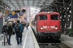Auch die Einsätze der Baureihe 110 auf der Regionalbahnlinie 48 (Bonn - Wuppertal) sind längst Geschichte. Hier fährt 110 435 vor RB 11314 (Bonn-Mehlem - Wuppertal Hbf) nach Gleis 1 des Kölner Hauptbahnhofs ein. (11.03.2011) <i>Foto: Joachim Bügel</i>