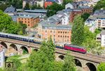 Ein Blick auf die Schiebelok 215 155 am "Belle Train" nach Dresden bei der Ausfahrt aus Zwickau (Sachs) Hbf. (15.05.2025) <i>Foto: Joachim Schmidt</i>