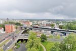 01 1104 fährt auf dem frisch restaurierten Viadukt über die Chemnitz und Bundesstraße 95 dem Chemnitzer Hauptbahnhof entgegen. Die Sanierung der 275 m langen Brücke kostete 100 Mio €. (15.05.2025) <i>Foto: Joachim Schmidt</i>
