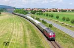 01 1104 mit Schlusslok 218 155 bei Wernigerode mit dem Örtchen Darlingerode im Hintergrund. (20.05.2025) <i>Foto: Joachim Schmidt</i>
