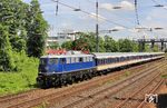 Die Verspätung des DLr 56716 von Dortmund-Eving nach Köln Bbf fiel mit rund 180 Minuten an diesem Tag eher bescheiden aus. TRI 110 448 ist kurz vor Wuppertal Hbf unterwegs. (21.05.2025) <i>Foto: Wolfgang Bügel</i>