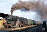Vor der Abfahrt des E 1622 nach Bamberg (- Dortmund) sorgt der Heizer der 001 168 in Hof Hbf für den nötigen Kesseldruck. Es sollte der letzte Einsatztag der 01 werden. (02.06.1972) <i>Foto: Robin Fell</i>