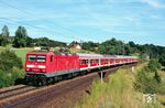 143 123 mit RB 32124 (Plattling - Neumarkt/Opf) bei Laaber. (29.07.2009) <i>Foto: Thomas Konz</i>