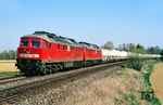 MEG 315 (ex 232 489) mit MEG 314 (ex 232 239) vor DGS 80006 (Regensburg - Rückersdorf) bei Thölau nördlich von Marktredwitz. (06.05.2006) <i>Foto: Thomas Konz</i>