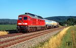 233 322 mit dem Zwölfzylinder-Dieselmotor des Typs 12D49M mit einer Nennleistung von 2206 kW (3000 PS) war vor dem EZ 45360 (Cheb - Nürnberg Rbf) bei Oberteich sicherlich übermotorisiert. (16.07.2013) <i>Foto: Thomas Konz</i>