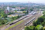 012 104 verlässt mit ihrem Sonderzug nach Norddeich Mole den Hauptbahnhof in Emden. (24.05.2025) <i>Foto: Joachim Schmidt</i>