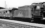 Der Gruß auf dem Tender der 01 175 mit dem Erfurter Dom ist zwar etwas verblasst, war aber durchaus authentisch. So fuhr u.a. die Erfurter 01 530 in den 1960er Jahren zeitweise mit dieser Bemalung nach Bebra (vgl. Bild-Nr. 16281). (1960) <i>Foto: Robin Fell</i>