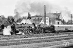 18 627 startet mit dem D 95 nach München in Lindau Hbf. (1960) <i>Foto: Robin Fell</i>