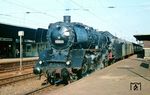 03 220 (Bw Mönchengladbach) fährt mit P 3079 nach Mönchengladbach aus dem Bahnhof Köln-Deutz. (04.1968) <i>Foto: Robin Fell</i>