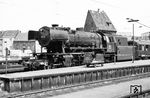 23 043 vom Bw Mönchengladbach wartet vor einem Eilzug nach Venlo in Köln Hbf auf den Abfahrauftrag. (1960) <i>Foto: Robin Fell</i>
