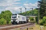 Ecco-Rail 159 218 fährt mit einem leeren Tankzug aus dem Bahnhof Roßwein. Entgegen sonstiger Gewohnheiten wurde vom Stellwerk diesmal sogar das Ausfahrsignal bedient (vgl. Bild-Nr. 108025).  (17.05.2025) <i>Foto: Joachim Schmidt</i>