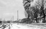 Die 1'E'1 h2-Güterzuglok FD20-2714, gebaut in den 1930er Jahren in der Lokomotivfabrik Lugansk (ab 1935 Woroschilowgrad), startet mit einem Fotogüterzug im Bahnhof Karolina auf der Strecke Winnyzja—Hajworon.  (18.04.1997) <i>Foto: Ulrich Tack</i>