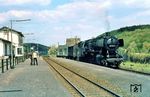 050 042 (Bw Limburg/Lahn) mit dem "Rest" des Ng 16120 nach Kettenbach im Bahnhof Zollhaus (Nassau). (13.05.1973) <i>Foto: Dieter Junker</i>