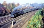 41 091 (Bw Kassel) mit "Interzonenzug" D 197 (M. Gladbach - Leipzig) bei Kassel. (10.1963) <i>Foto: Manfred van Kampen</i>