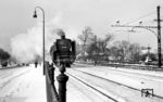 Die Hannoveraner 03 259 mit einem Schnellzug auf der Lombardsbrücke zwischen Hamburg Dammtor und Hamburg Hbf. (12.02.1940) <i>Foto: Kurt Herbener, Slg. W. Löckel</i>