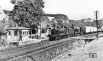 Ein Kühlwagenzug rollt mit zwei Beuteloks am Posten 24 bei Kurort Rathen (Kr Pirna) durch das Elbtal nach Dresden. Vorspann leistet SNCF 230 C 31, Zuglok ist 35 514 (ex CSD 364.014) vom Bw Tetschen.  (19.07.1943) <i>Foto: Werner Hubert</i>