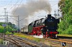 012 104 fährt mit DPE 74201 nach Norddeich Mole durch den Bahnhof Hanekenfähr. (31.05.2025) <i>Foto: Michael Hubrich</i>