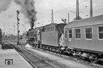01 1094 (Bw Osnabrück Hbf) bringt in Bremen Hbf den D 939 in Fahrt. (01.04.1968) <i>Foto: Robin Fell</i>