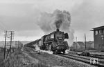41 243 vom Bw Kirchweyhe fährt mit einem Güterzug Richtung Bremen durch Bohmte.  (11.1965) <i>Foto: Robin Fell</i>