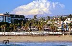 Nahverkehrszug Metrolink mit Diesellokomotive F40PH Nr. 873 in San Clemente. Unter der Bezeichnung 'Metrolink' wird der Eisenbahn-Vorortverkehr im Großraum der kalifornischen Stadt Los Angeles betrieben.  (04.09.1997) <i>Foto: Siegfried Graßmann</i>