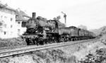 38 3089 vom Bw Lauda fährt mit P 4366 nach Lauda durch den Haltepunkt Würzburg Süd.  (11.05.1957) <i>Foto: Carl Bellingrodt</i>