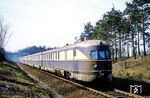 182 003 (ex SVT 137 278) mit 182 001 (ex SVT 137 273) als D 680 auf der Strecke Görlitz - Cottbus - Lübben - Berlin bei Brand (Niederlausitz). (1975) <i>Foto: Karsten Risch</i>