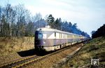Nachschuss auf 182 001 (ex SVT 137 273), der mit 182 003 (ex SVT 137 278) bei Brand (Niederlausitz) unterwegs ist. (1975) <i>Foto: Karsten Risch</i>