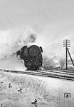 023 094 kommt mit P 2228 nach Münster (Westf) bei Rheine Süd angedampft. (06.01.1971) <i>Foto: Wolfgang Bügel</i>