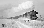 Die Emder 044 664 fädelt mit einem Gdg aus dem Rheine Rangierbahnhof kommend im Stellwerksbezirk "Rs" auf die Strecke nach Münster (Westf) ein. (06.01.1971) <i>Foto: Wolfgang Bügel</i>